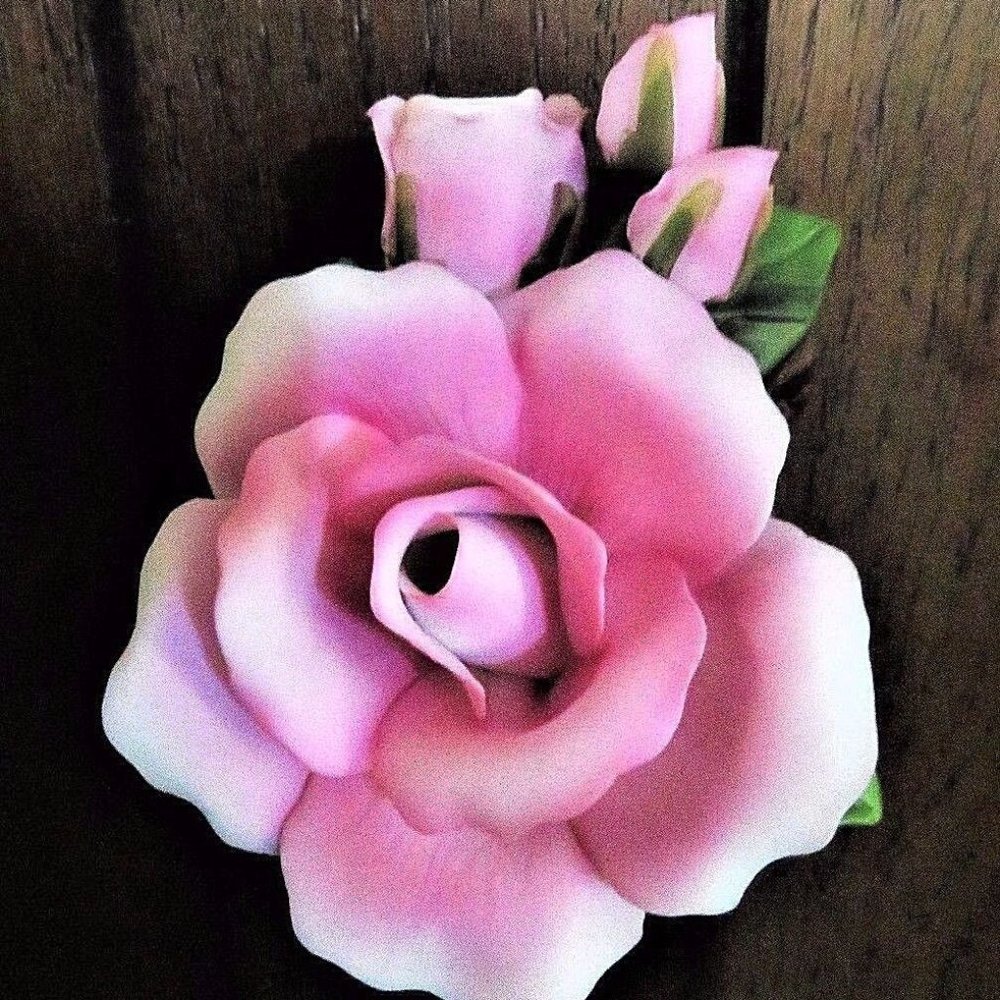 Collecting Pink Rose Night Light and Parfume Diffuser Scented Avon